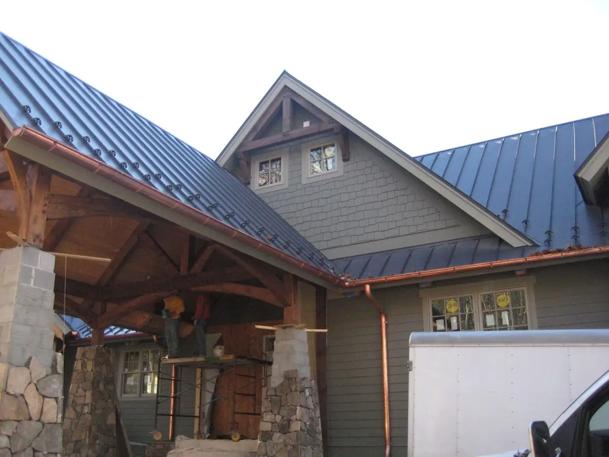 Craftsman Roofing team delivering quality roofing work in Algonquin